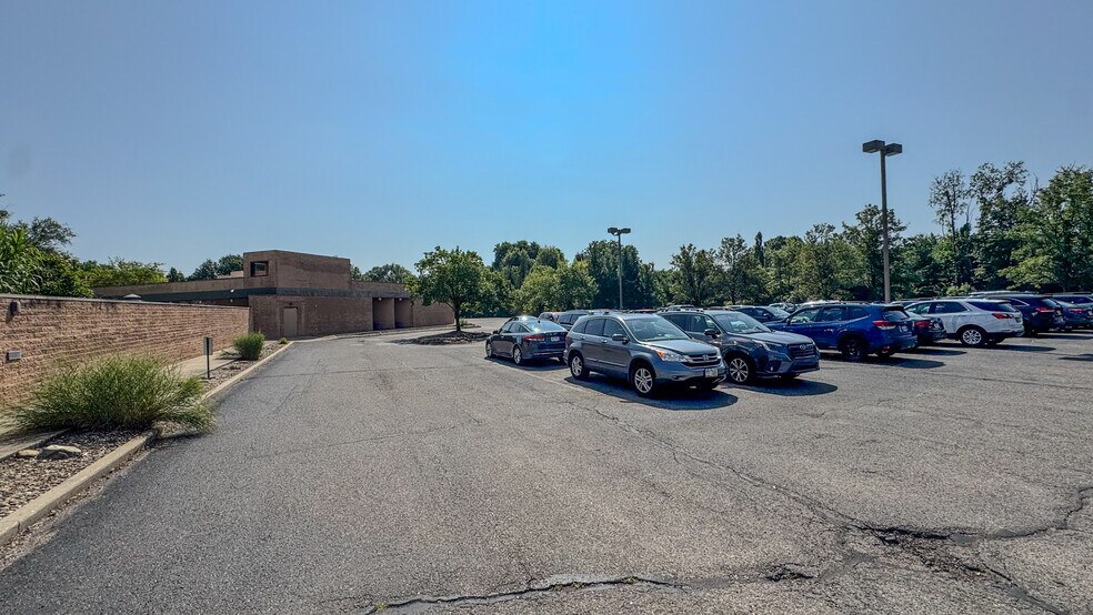 More Photos Of 5133 Darrow Rd, Hudson Health Club For Sale