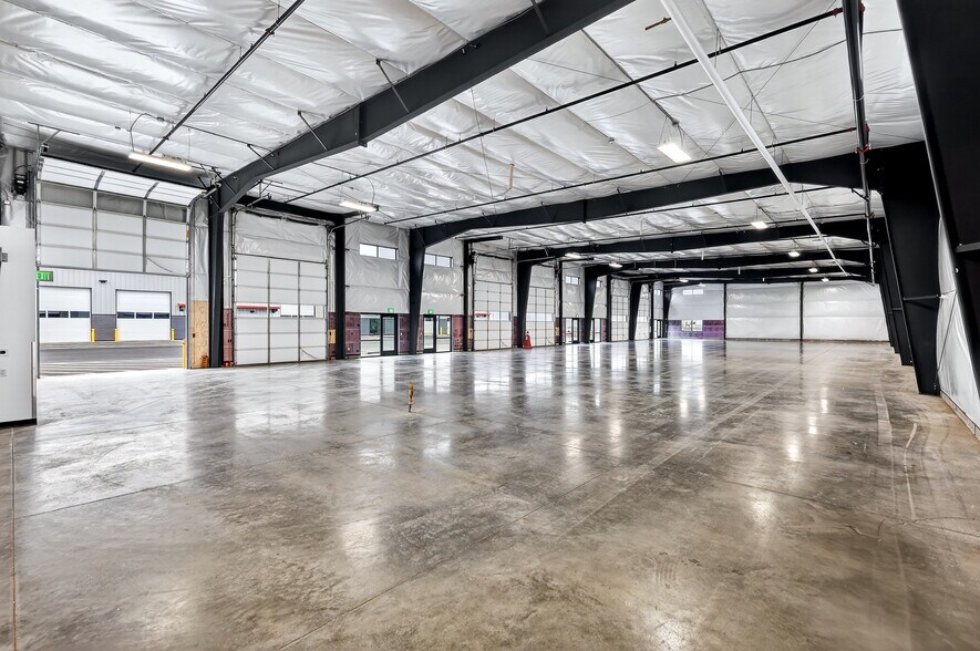 More Photos Of 4524 Barker Rd, Spokane Valley Showroom For Lease