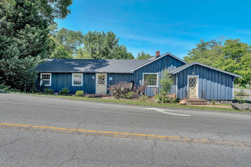 More Photos Of 2302 Winthrop Ave SW, Roanoke Office For Sale