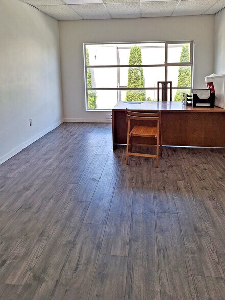 More Photos Of 9205-9265 Shaughnessy St, Vancouver Warehouse For Lease