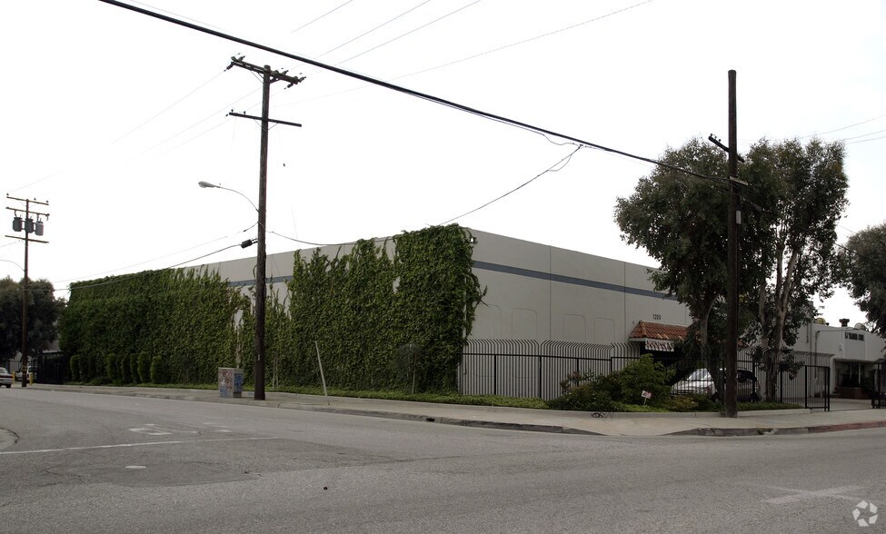 More Photos Of 1200-1212 S Vail Ave, Montebello Warehouse For Lease