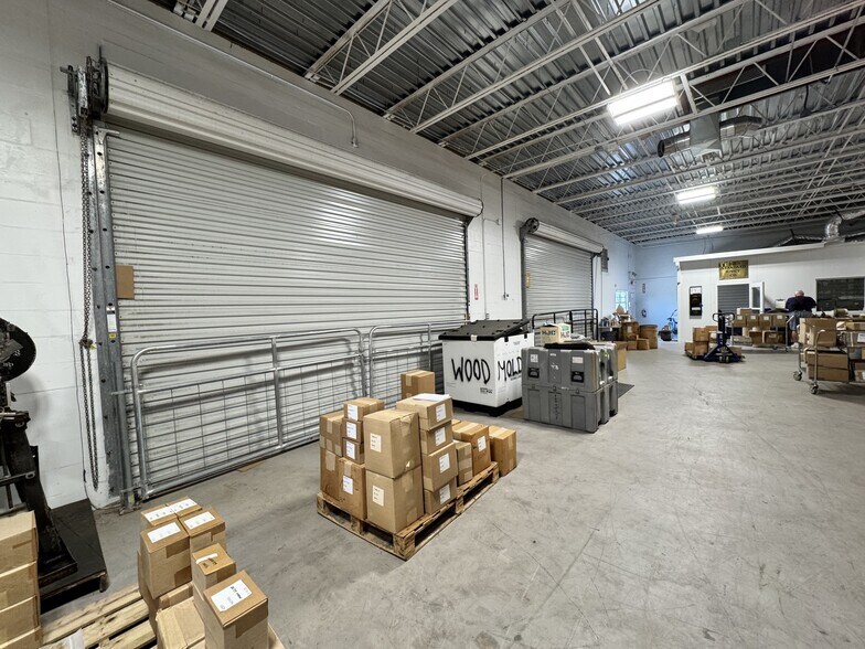 More Photos Of 1638-1644 S Segrave St, South Daytona Truck Terminal For Sale