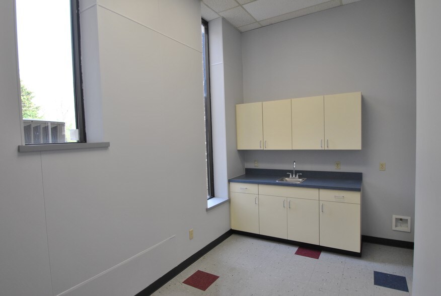 More Photos Of 171 Technology Dr, Boalsburg Light Manufacturing For Lease