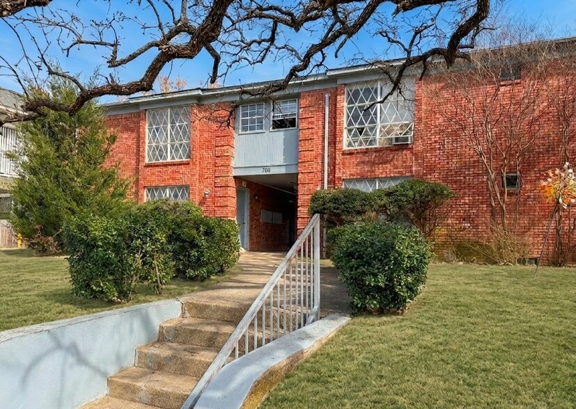 Primary Photo Of 708 N Marsalis Ave, Dallas Apartments For Sale