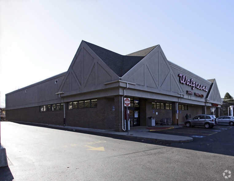 Primary Photo Of 418 Quincy Ave, Quincy Drugstore For Sale