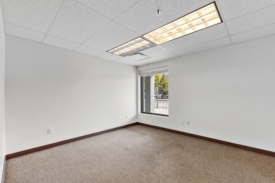 More Photos Of 114 Village Pl, Dillon Office For Lease