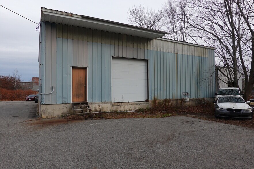 More Photos Of 6 York St, Kennebunk Apartments For Sale
