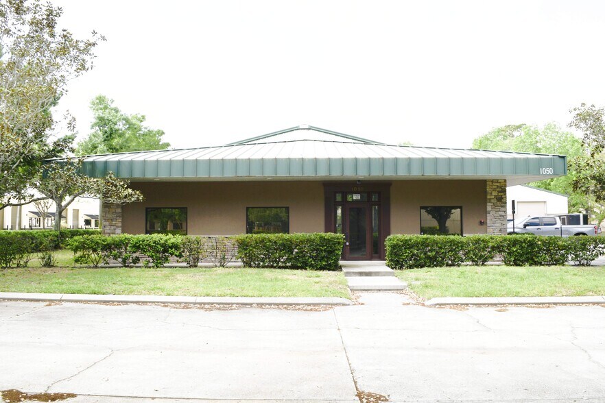 More Photos Of 1050 Central Park Dr, Sanford Warehouse For Sale