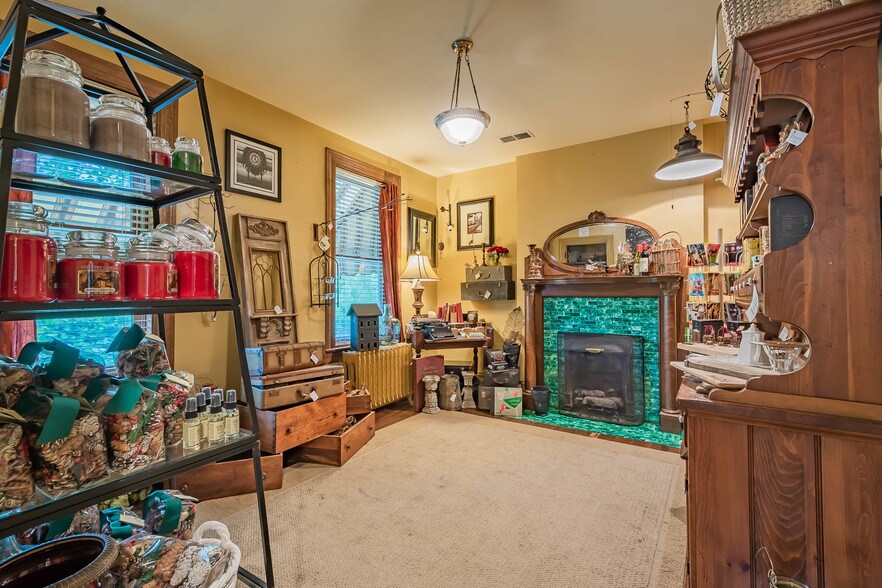 More Photos Of 7505 Saltsburg Rd, Pittsburgh Restaurant For Sale