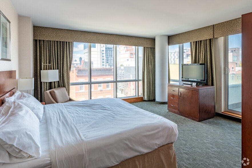More Photos Of 39-05 29th St, Long Island City Hotel For Sale