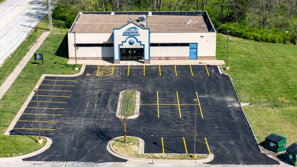 More Photos Of 8445 N Main St, Kansas City Freestanding For Lease