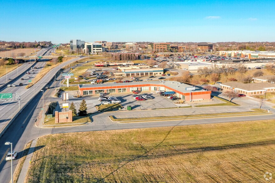 More Photos Of 13042-13058 W Dodge Rd, Omaha Storefront Retail Office For Lease