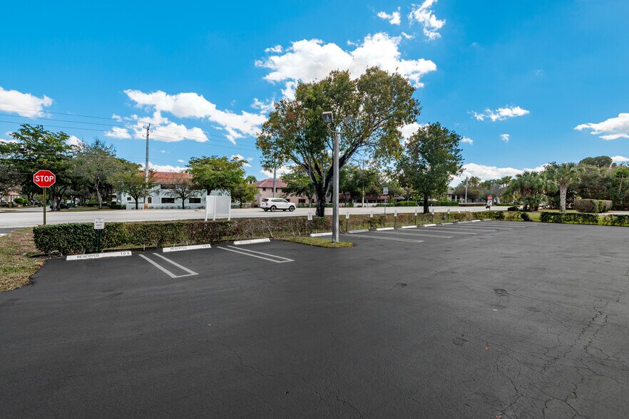 More Photos Of 3650 Coral Ridge Dr, Coral Springs Light Manufacturing For Sale