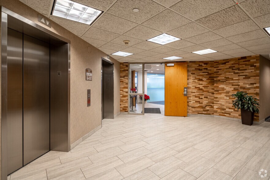More Photos Of 7300 Metro Blvd, Edina Office For Lease