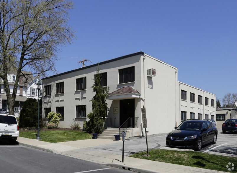 More Photos Of 117 Forrest Ave, Narberth Office For Lease