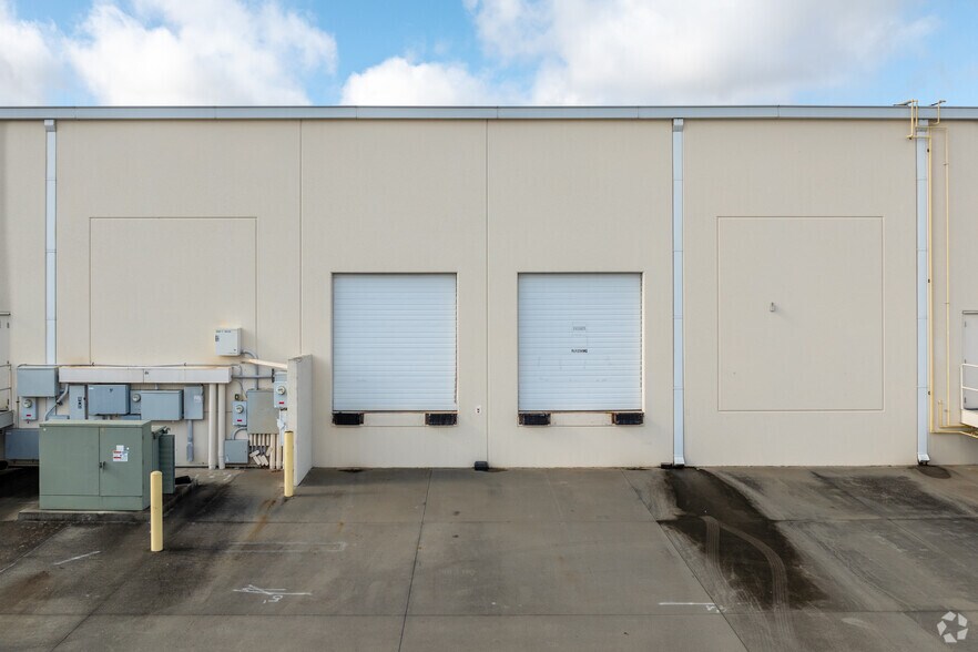 More Photos Of 2520 Whitehall Park Dr, Charlotte Light Manufacturing For Lease