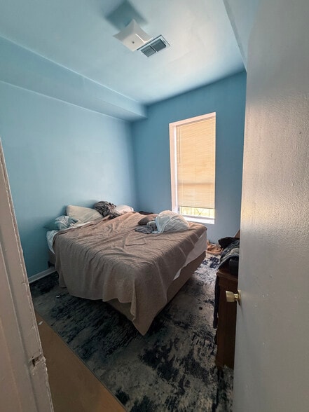 More Photos Of 157 E 8th St, Jacksonville General Retail For Sale