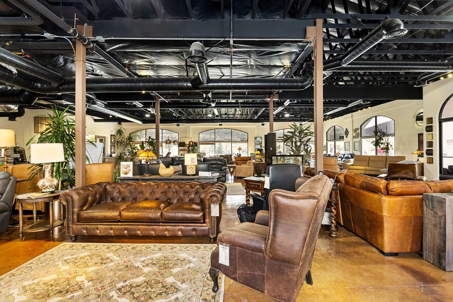 More Photos Of 28811 Canwood St, Agoura Hills Storefront Retail Office For Lease