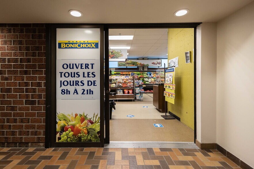 More Photos Of 5199 Rue Sherbrooke E, Montréal Apartments For Lease