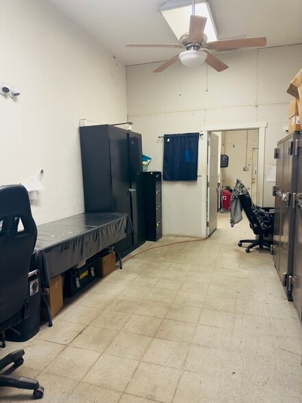 More Photos Of 617 N Fulton St, Fresno Storefront Retail Office For Sale