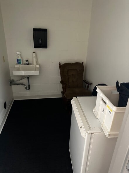 More Photos Of 3930 Traxler Ct, Bay City Medical For Sale