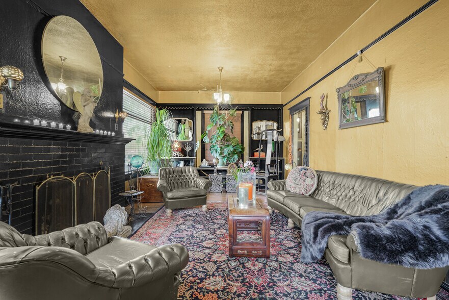 More Photos Of 3123 Ne Broadway St, Portland Storefront Retail Residential For Sale