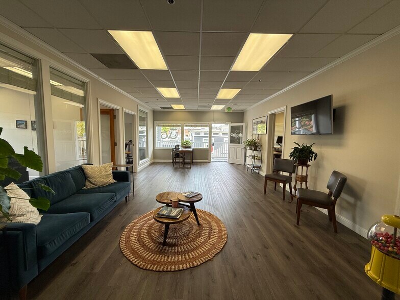 More Photos Of 321 Hartz Ave, Danville Storefront Retail Office For Sale