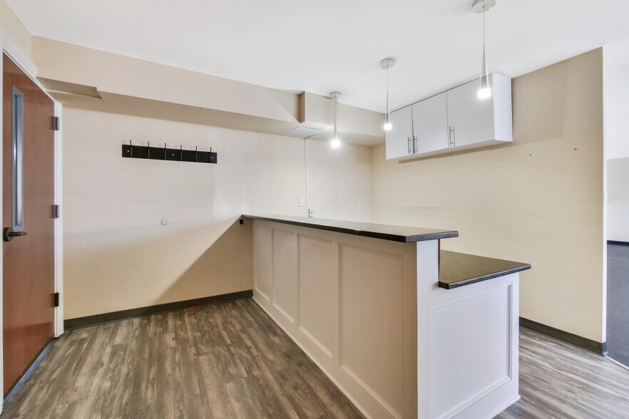 More Photos Of 883 Poole Ave, Hazlet Medical For Lease