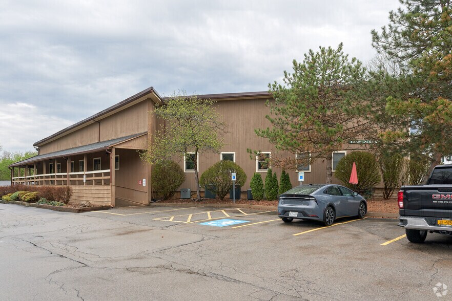 More Photos Of 1 Grove St, Pittsford Office For Lease