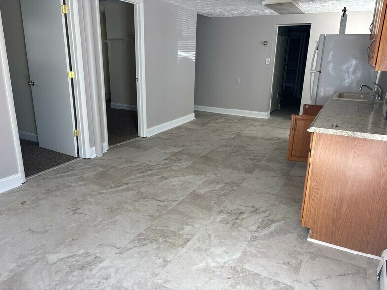 More Photos Of 5626 Southwestern Blvd, Arbutus Office For Lease