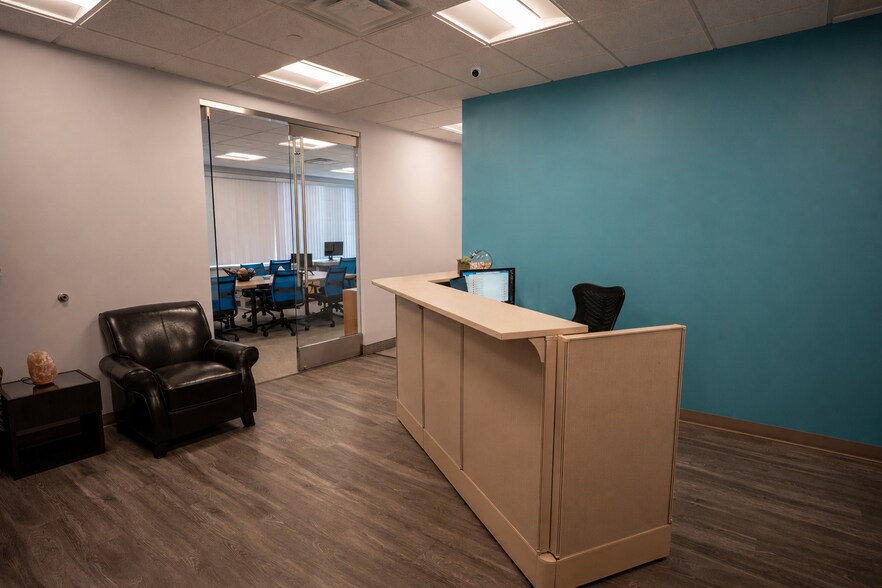 More Photos Of 8000 Brooktree Rd, Wexford Medical For Lease