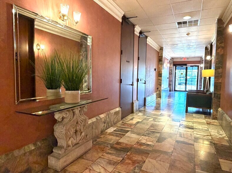 More Photos Of 13409 NW Military Hwy, Shavano Park Office For Lease