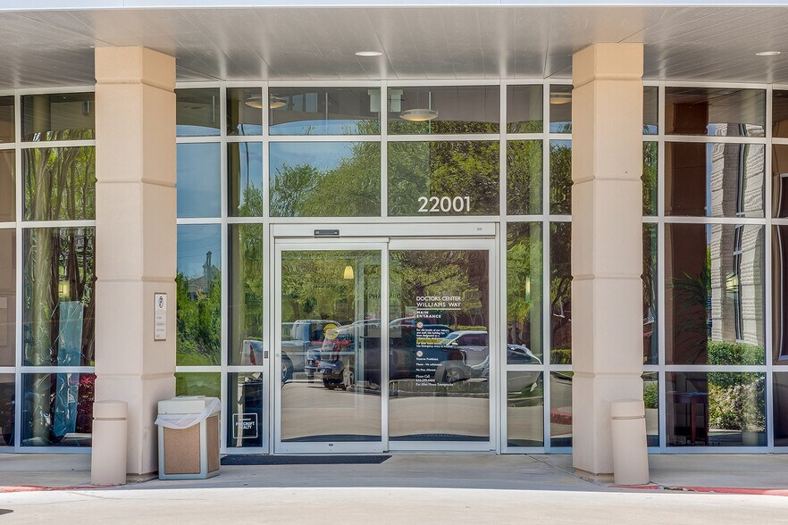 More Photos Of 22001 Southwest Freeway, Richmond Medical For Lease