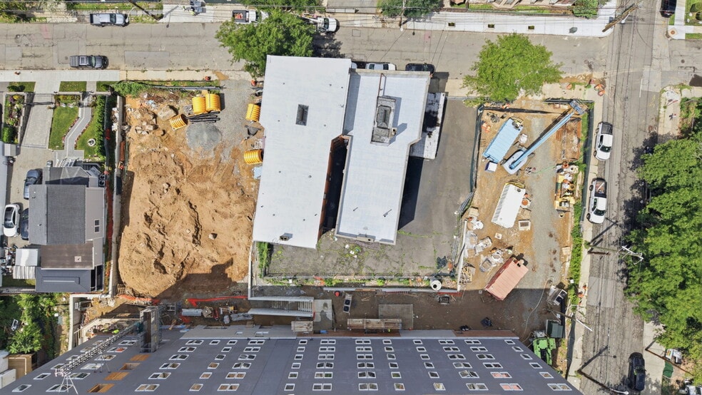 More Photos Of 256-258 Woodworth Ave, Yonkers Apartments For Sale