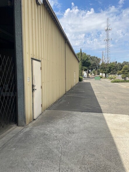 More Photos Of 109 Harter Ave, Woodland Industrial For Sale