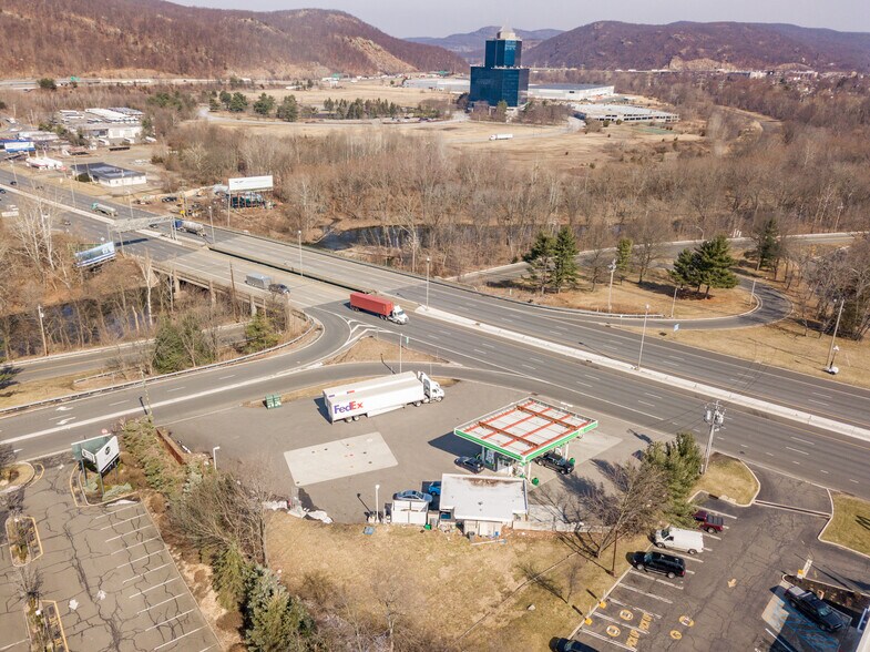 More Photos Of 144 State Route 17, Mahwah Service Station For Sale