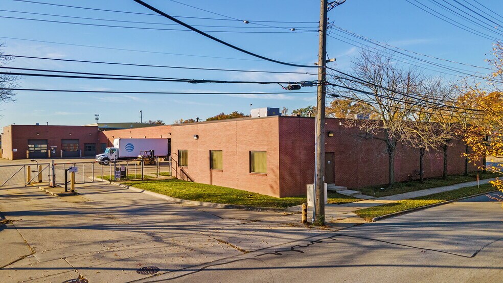 More Photos Of 15317 Chatfield Ave, Cleveland Warehouse For Lease