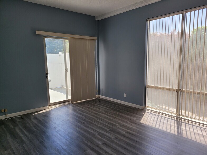 More Photos Of 8170 Beverly Blvd, Los Angeles Office For Lease