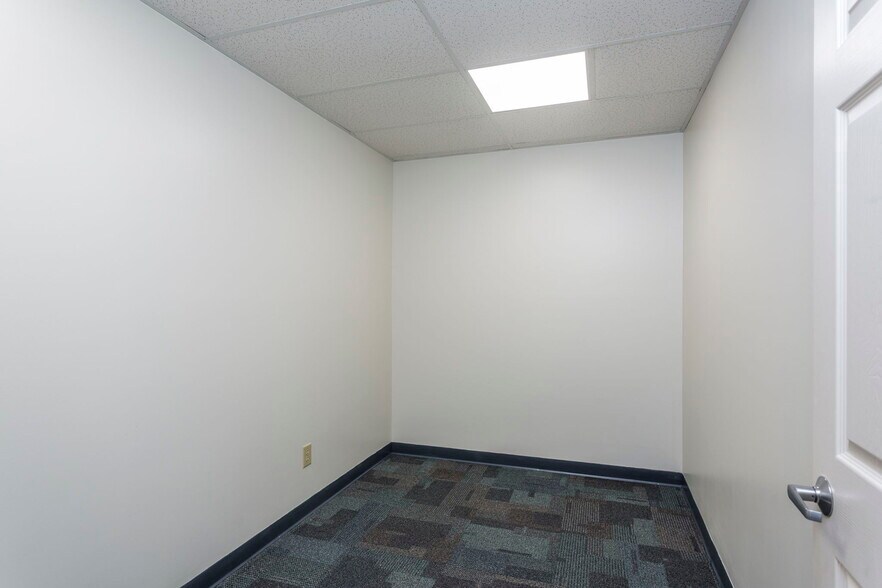 More Photos Of 9986 Spotswood Trl, Mc Gaheysville Office For Lease