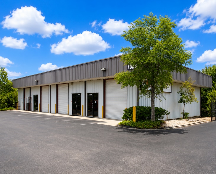More Photos Of 7818 Causeway Blvd, Tampa Unknown For Lease