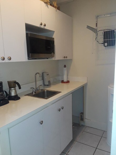 More Photos Of 8370 W Flagler St, Miami Medical For Lease