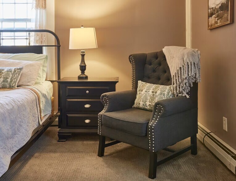 More Photos Of 722 Main St, Bennington Freestanding For Sale