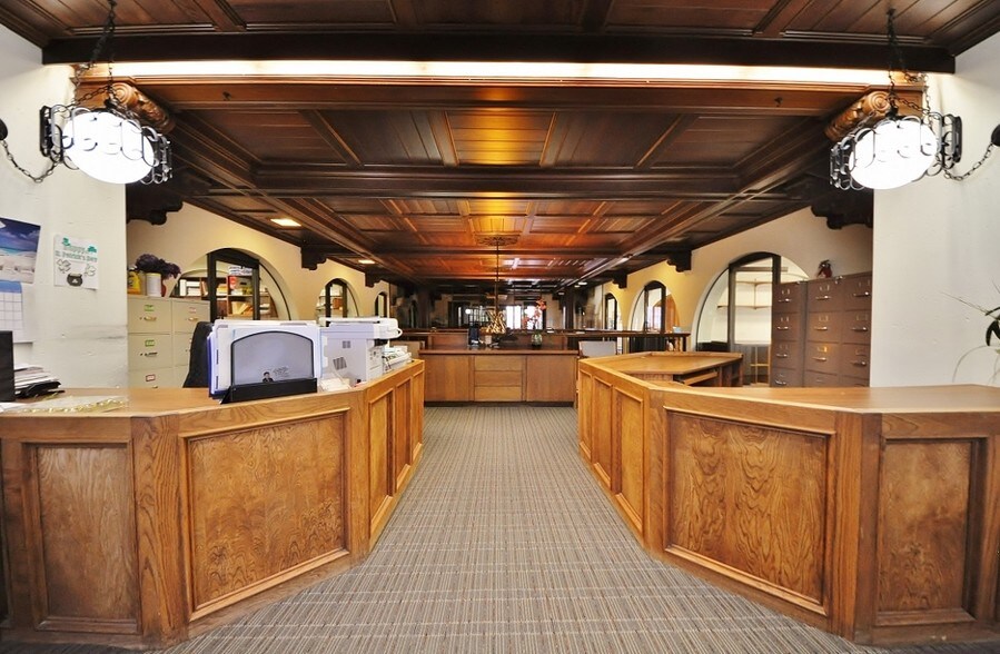 More Photos Of 2472 Lake Ave, Altadena Coworking Space