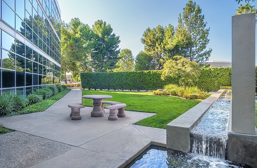 More Photos Of 1 Venture, Irvine Office For Lease