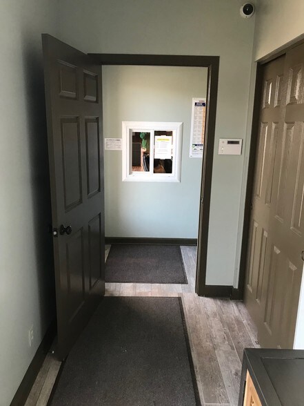 More Photos Of 825 E North St, Elburn Warehouse For Lease