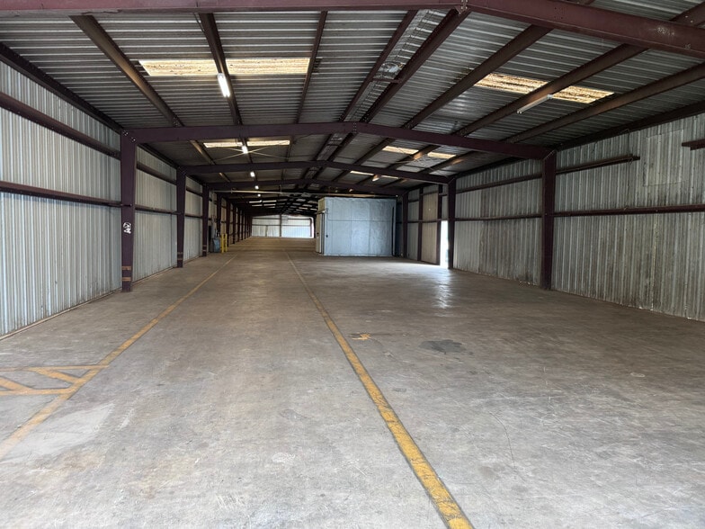 More Photos Of 15046 Grant Rd, Cypress Warehouse For Lease