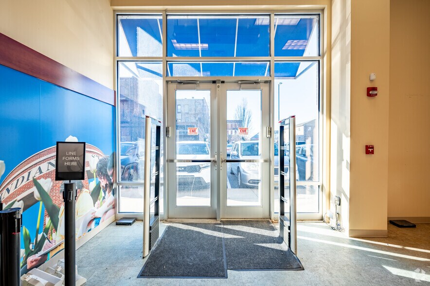 More Photos Of 22 N 5th St, Terre Haute Office For Lease