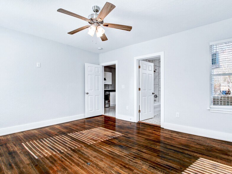 More Photos Of 1020 W French Plz, San Antonio Apartments For Sale