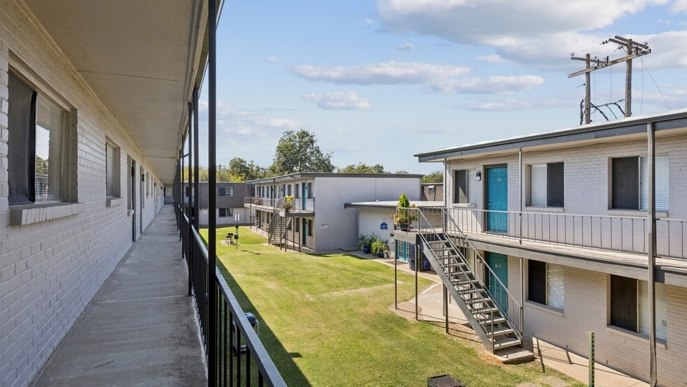 More Photos Of 306 Martha St, Euless Apartments For Sale