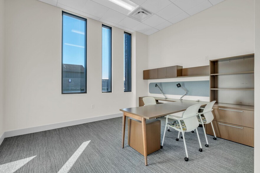 More Photos Of 2200 8th Ave S, Nashville Showroom For Lease